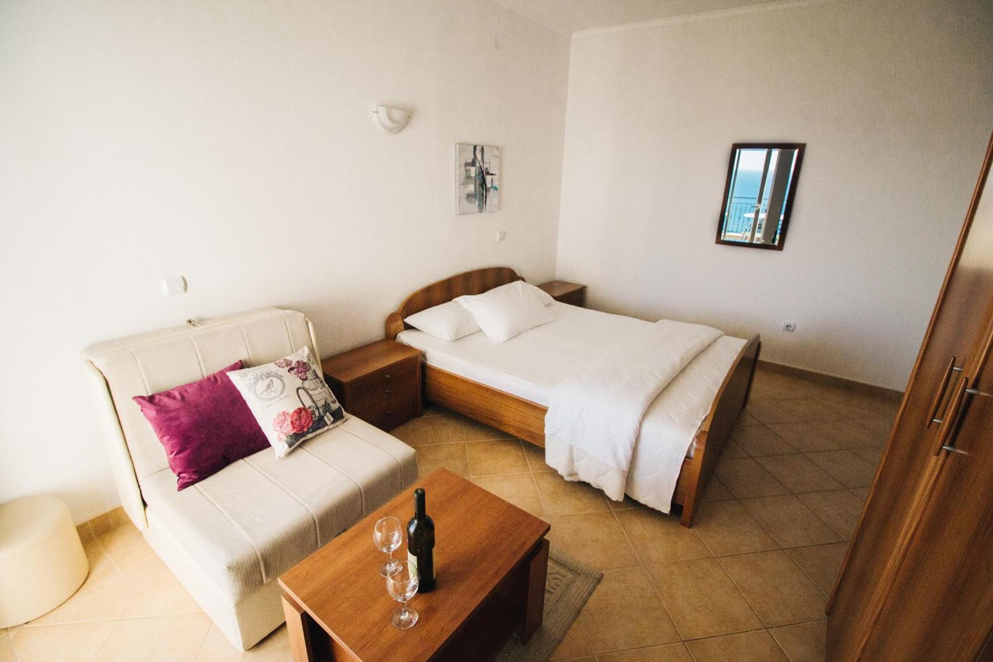 Apartments Hollaj Ulcinj Exterior photo